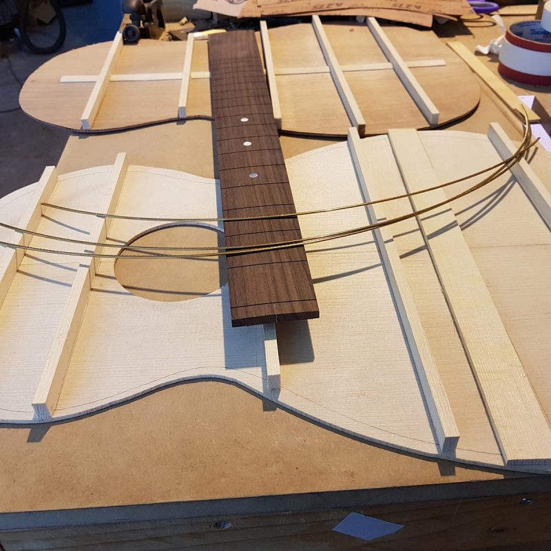 Parlour-Guitar-Bracing